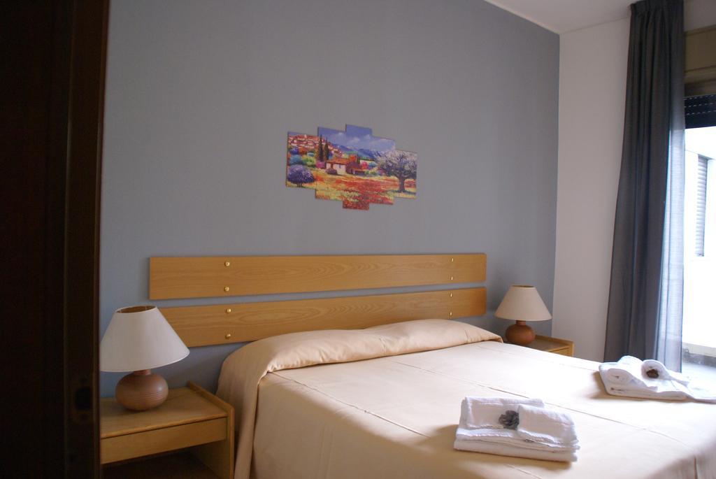 Hotel Rasula Alta Гравина ди Катания Екстериор снимка