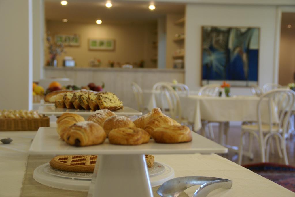 Hotel Rasula Alta Гравина ди Катания Екстериор снимка