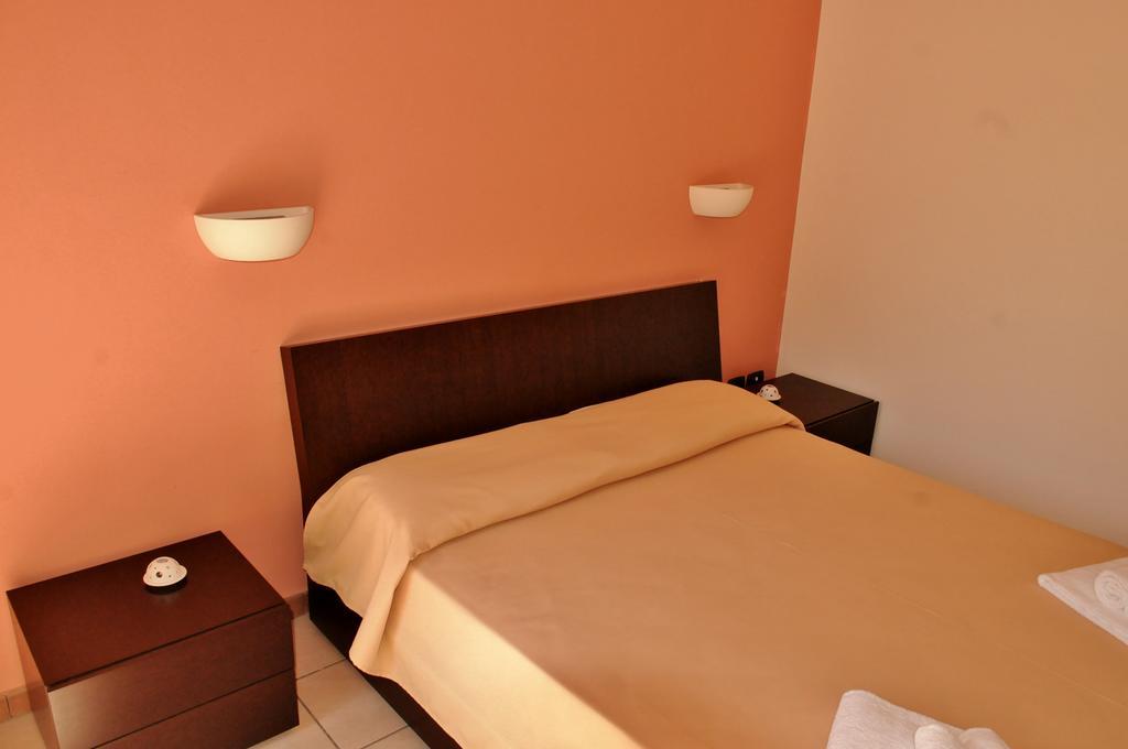Hotel Rasula Alta Гравина ди Катания Екстериор снимка
