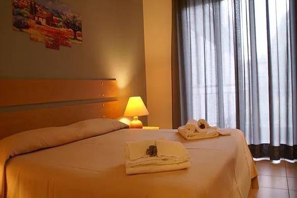 Hotel Rasula Alta Гравина ди Катания Екстериор снимка