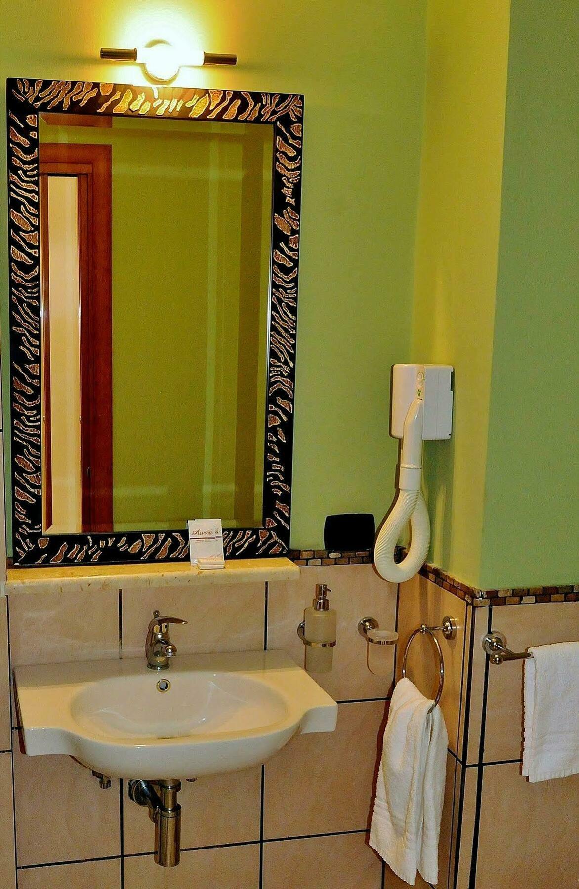 Hotel Rasula Alta Гравина ди Катания Екстериор снимка
