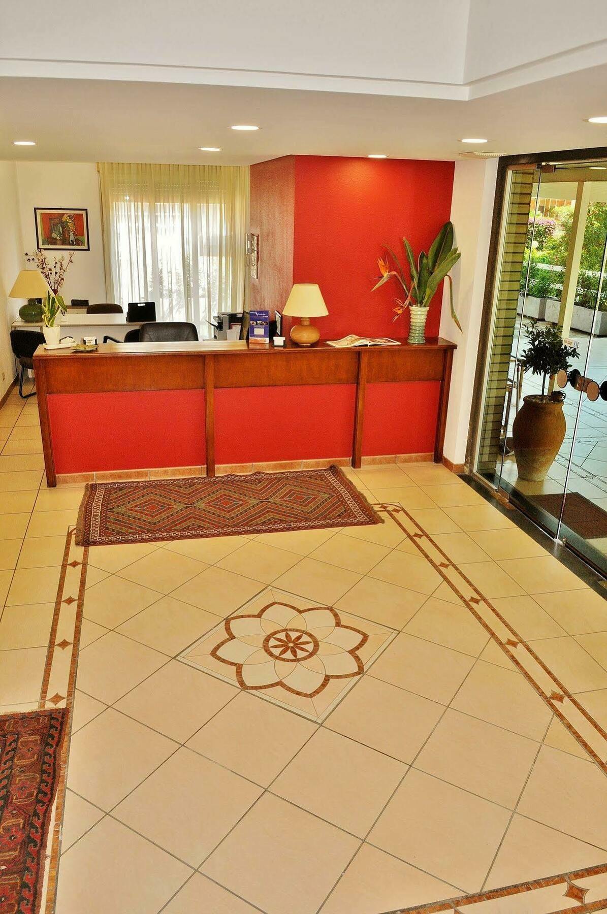 Hotel Rasula Alta Гравина ди Катания Екстериор снимка